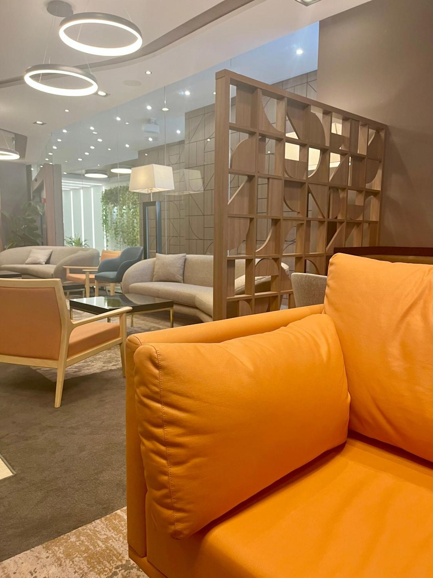 By Ihg 4*